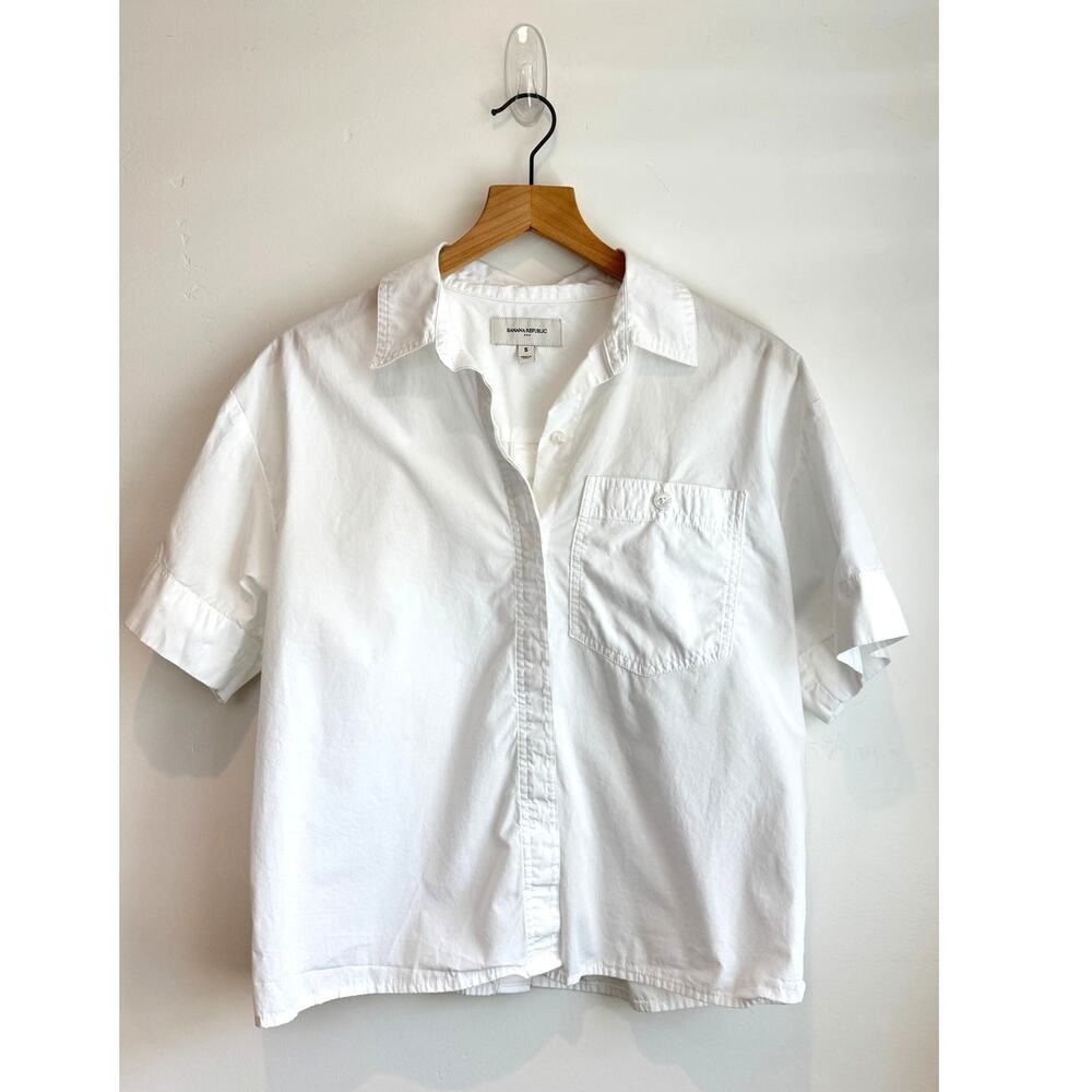 Banana Republic White Short-Sleeve Button-Up Shirt